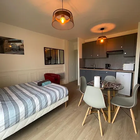 La Belle Echappee Apartment *